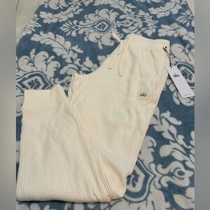 ALO Yoga Women's Muse Sweatpants